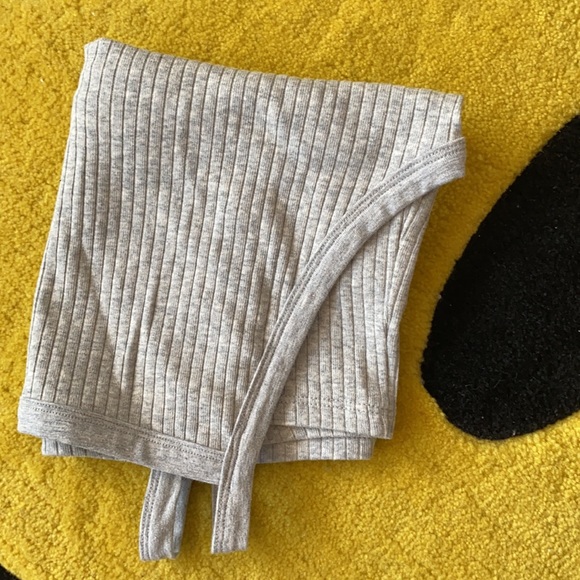 Me To We • PacSun Essentials Ribbed Tank • M - Picture 4 of 4